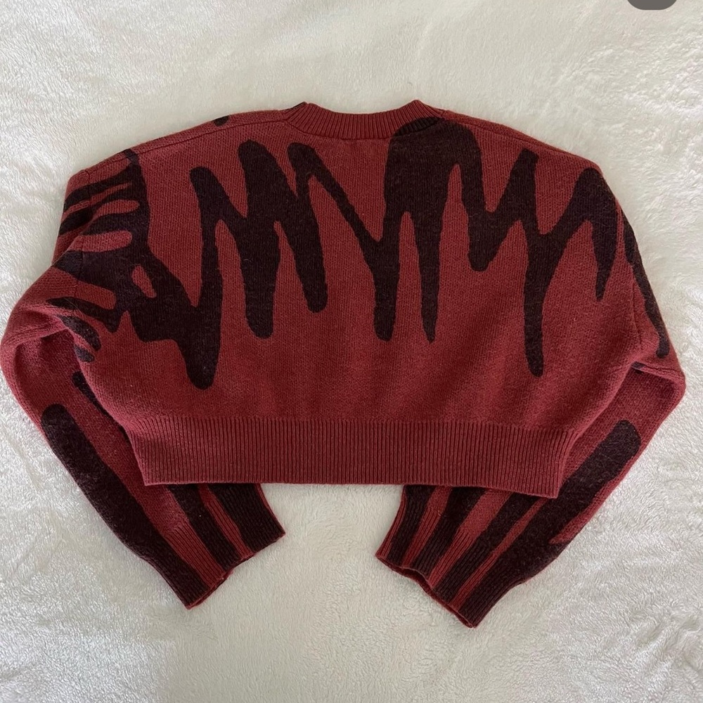 Red sweater - Picture 2 of 3